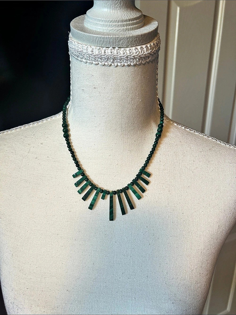 Green Beaded Fringe Pendant Necklace Like New